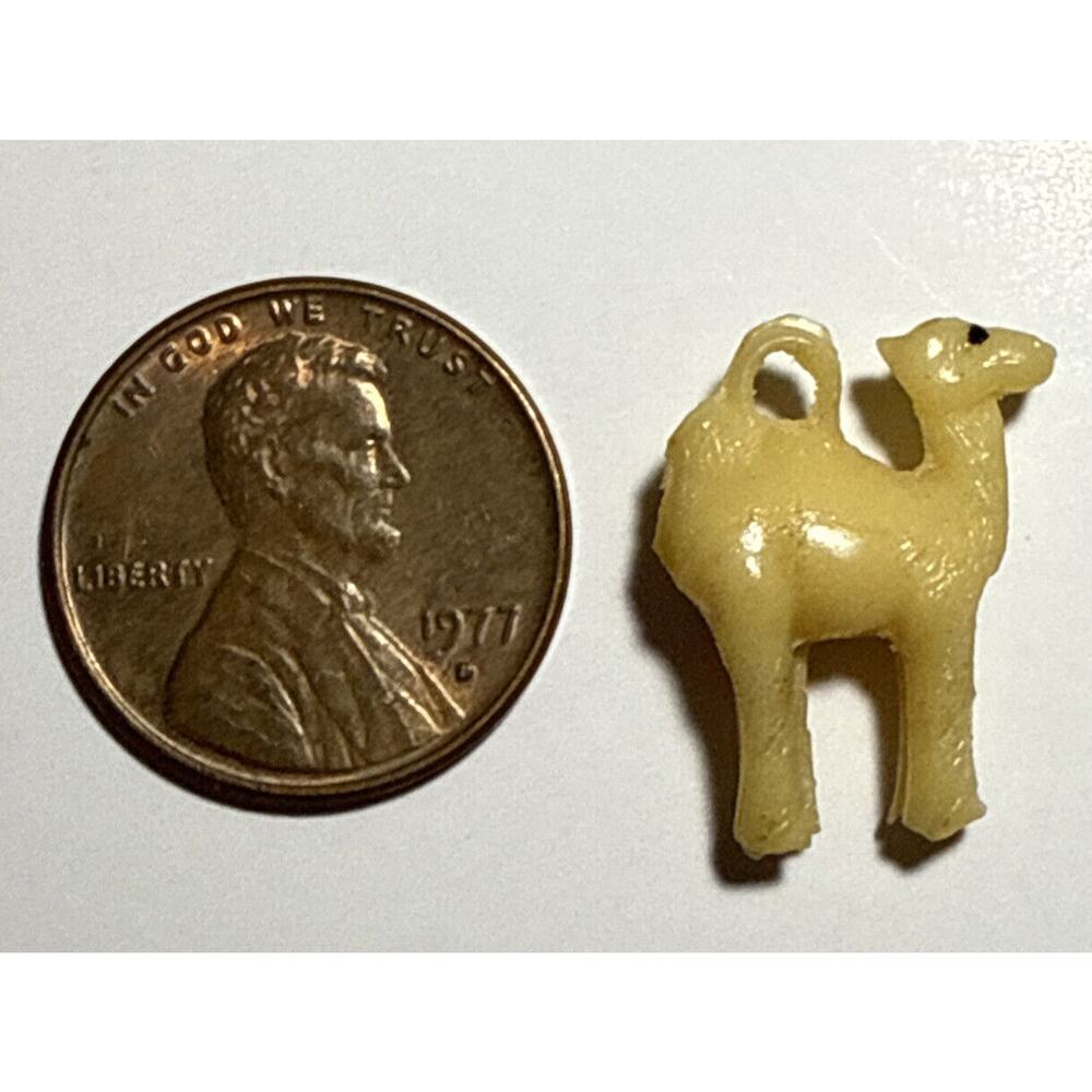 Vintage Camel Cracker Jack Celluloid‎ Charm 1A